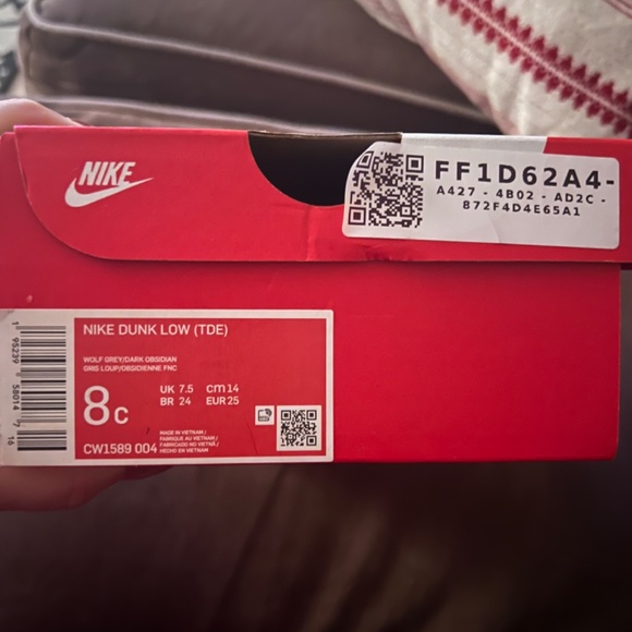 Nike Dunk Low (TDE) - Picture 2 of 2